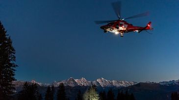 Rega Sucheinsatz in der Nacht