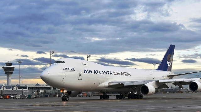Senator Boeing 747-400F in München