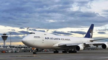 Senator Boeing 747-400F in München
